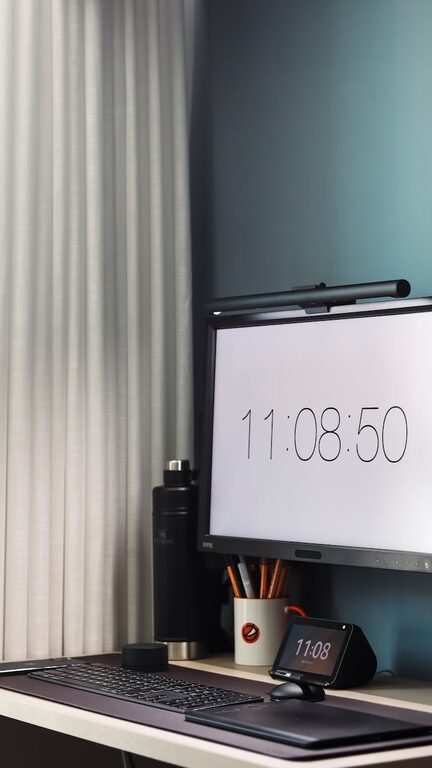 Tips for Organizing a Clutter-Free and Productive Home Office Space